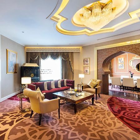 Ezdan Palace Hotel Doha Eksteriør bilde A suite at the hotel