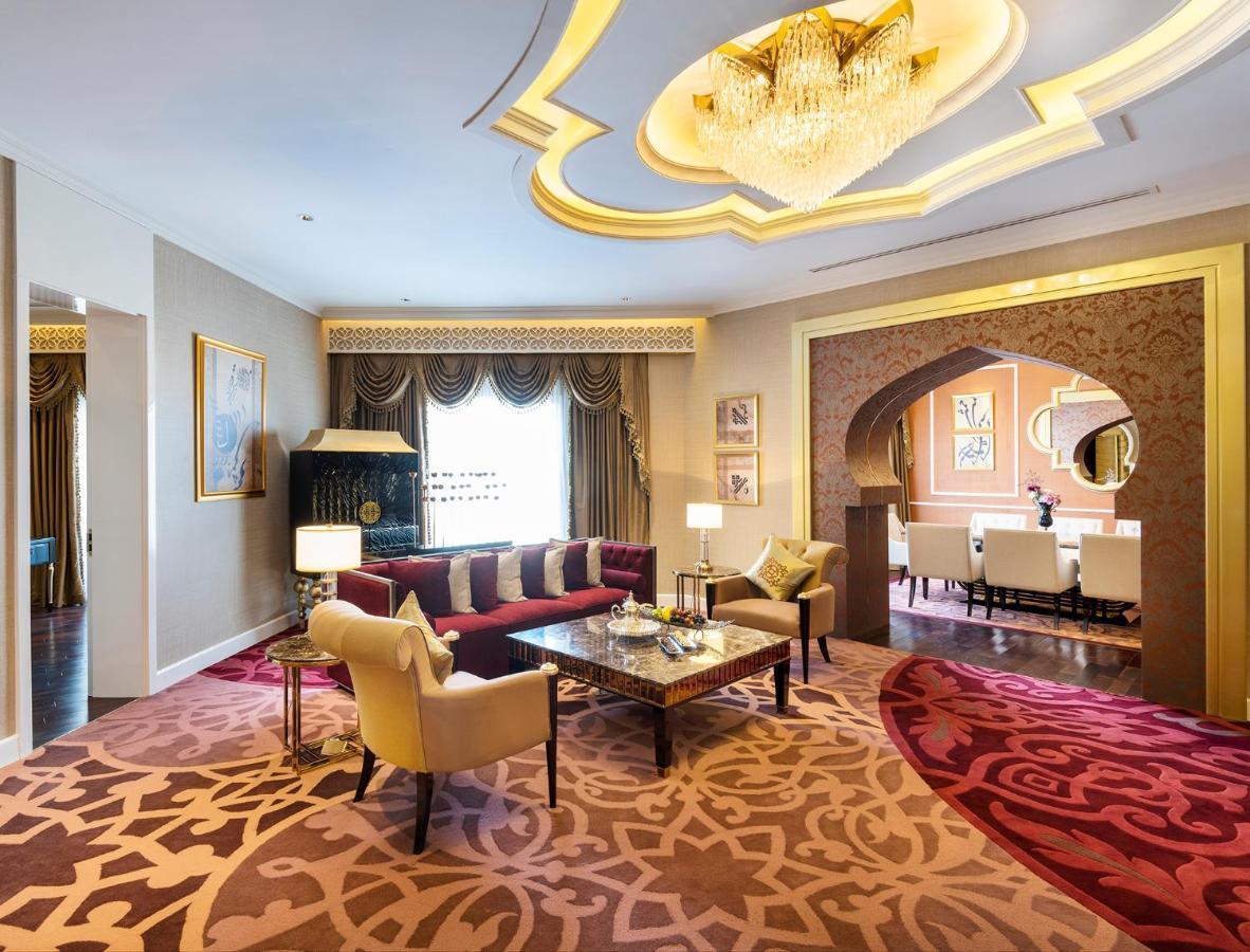 Ezdan Palace Hotel Doha Eksteriør bilde A suite at the hotel