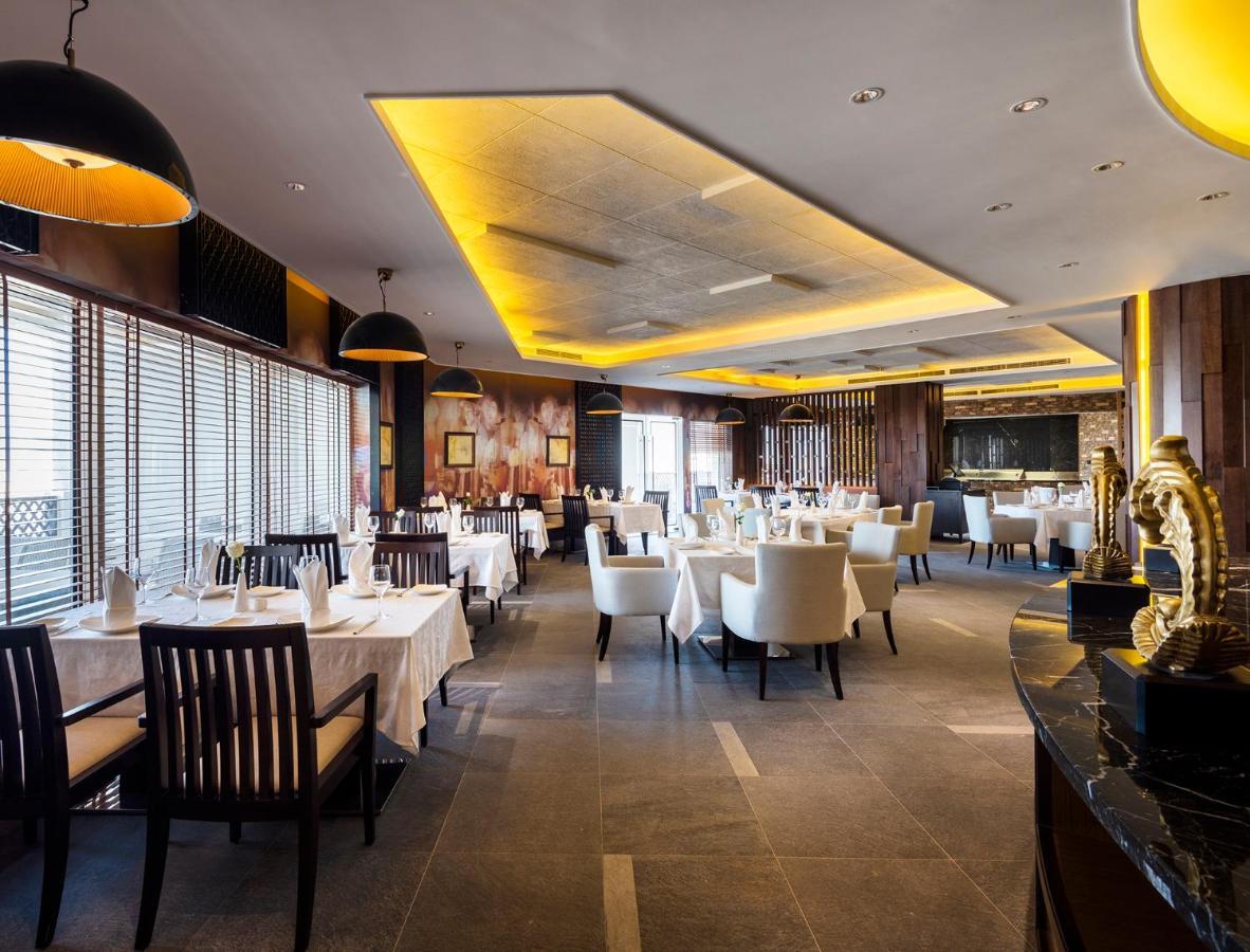 Ezdan Palace Hotel Doha Eksteriør bilde The interior of the restaurant
