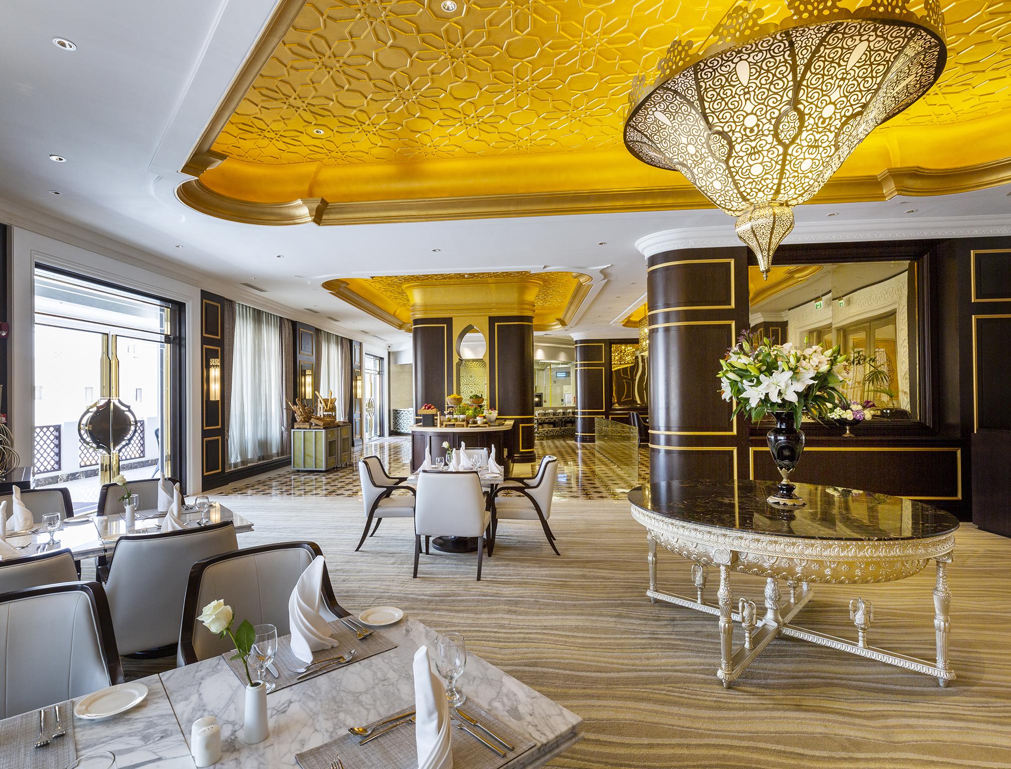 Ezdan Palace Hotel Doha Eksteriør bilde The restaurant