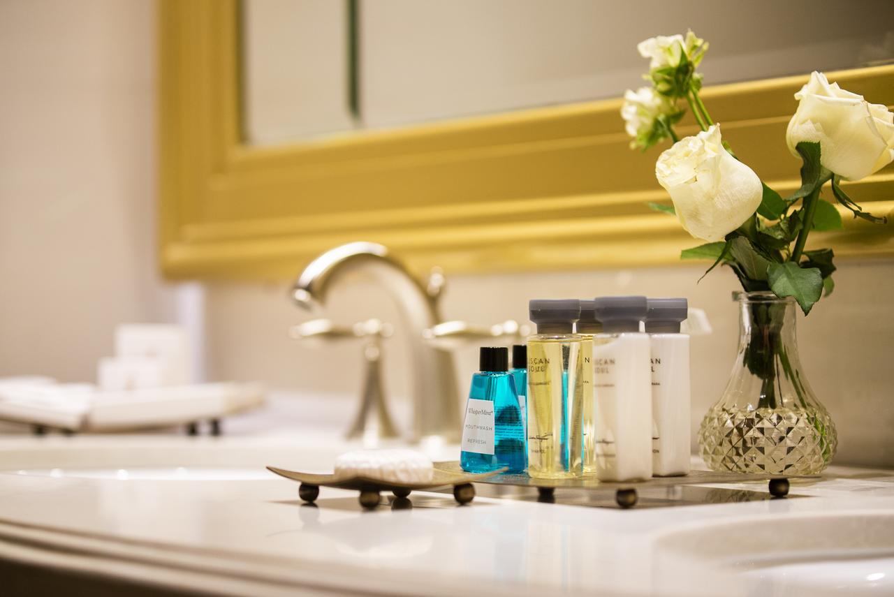 Ezdan Palace Hotel Doha Eksteriør bilde Bathroom amenities
