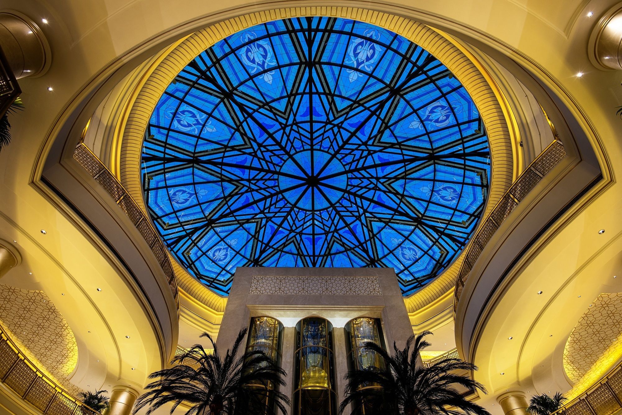 Ezdan Palace Hotel Doha Eksteriør bilde The ceiling of the lobby
